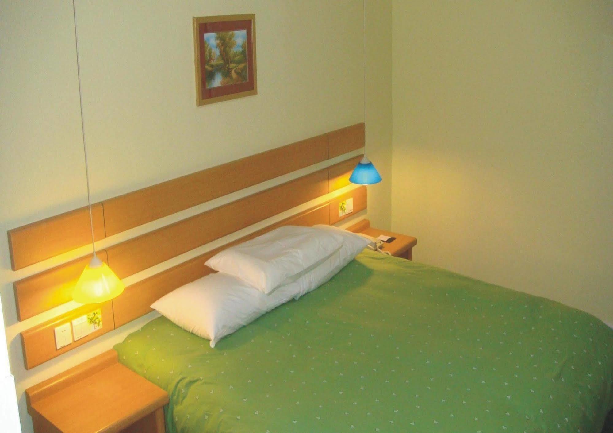 Home Inn Guangzhou Exterior foto