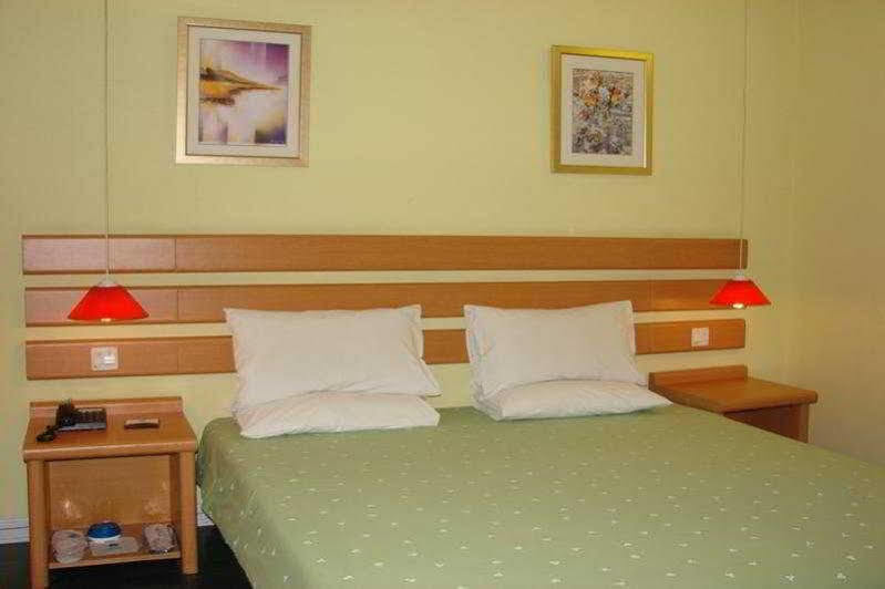 Home Inn Guangzhou Exterior foto